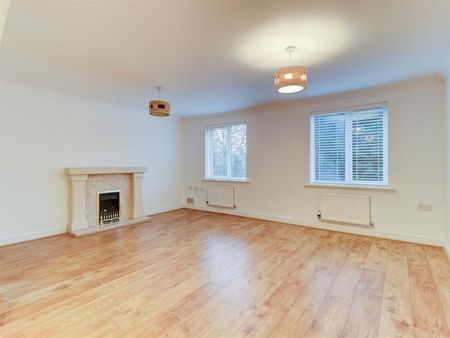 4 BED House To rent - Photo 4