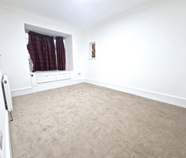 3 bedroom detached bungalow to rent - Photo 2