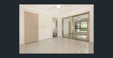 Renovated 4-Bedroom Home with Studio & Side Access - Photo 3