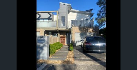 Townhouse with it's own driveway !! - Photo 5