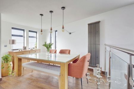 3 bedroom detached house to rent - Photo 3