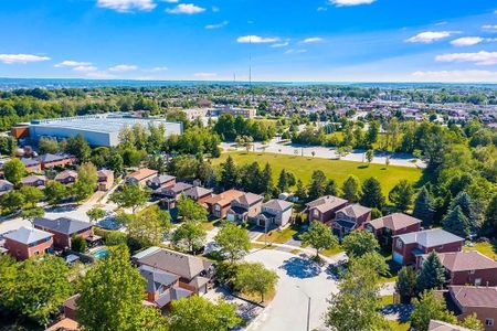 For Lease - 35 Clute Crescent, Barrie, Ontario - Photo 3