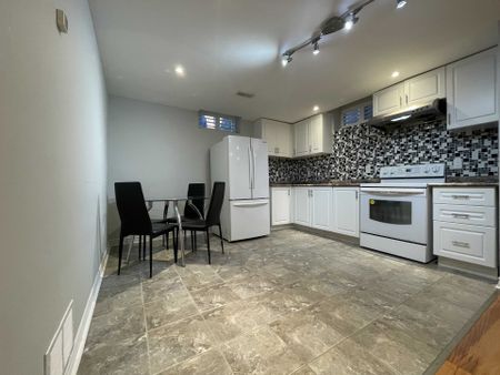For Lease - 233 Aspenwood Drive Unit# Lower Level, Newmarket, Ontario - Photo 2