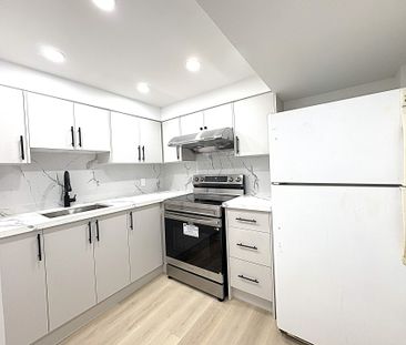 For Lease - 9 Truro Crescent, Toronto, Ontario - Photo 4