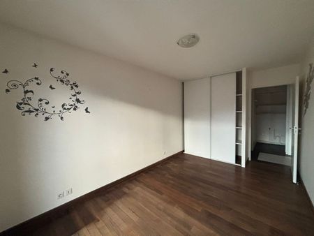 Location Appartement 3 pièces 75m² ANGOULEME 16000 - Photo 4