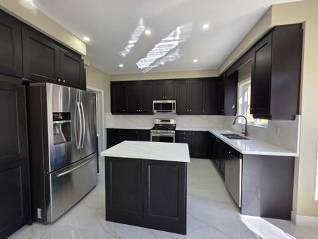 For Lease - 152 Mcknight Avenue, Hamilton, Ontario - Photo 4