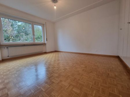 Sonnige Wohnung mit Ausblick über die Stadt Biel - Photo 4