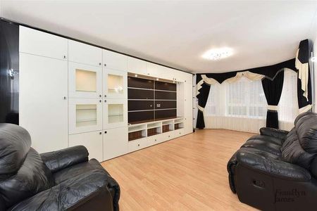 Hera Court, Homer Drive, London, E14 - Photo 2