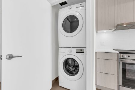 For Lease - 4130 Parkside Village Drive Unit# 1207, Mississauga, Ontario - Photo 4