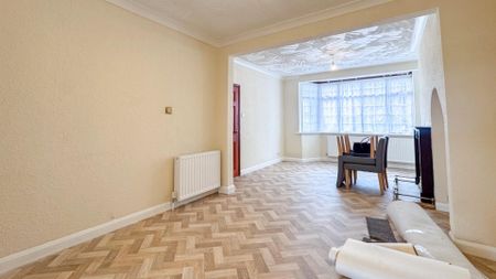 Hurst Drive, Waltham Cross - Photo 3