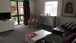 2-Bedroom Townhouse in the Heart of Christchurch City - unfurnished - Photo 2