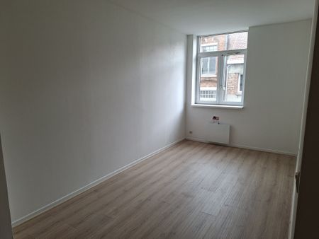 Location Appartement 2 pièces 44m² ARMENTIERES 59280 - Photo 3