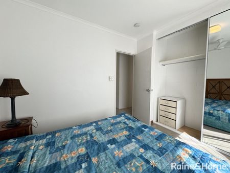 2 BEDROOM : 1 BATHROOM : FULLY FURNISHED : POOL - Photo 2