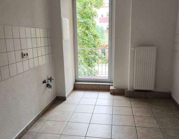 TOP SINGLEWOHNUNG! 2-Zimmer Wohnung mit Balkon, Bad m. Fenster u. Wanne - Foto 1