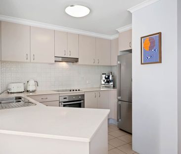 Modern & Convenient Living - Photo 6