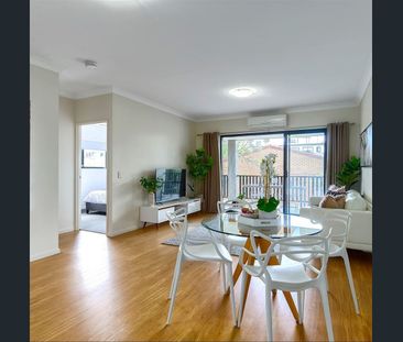 Beautiful Unit with Large Balcony - Photo 4