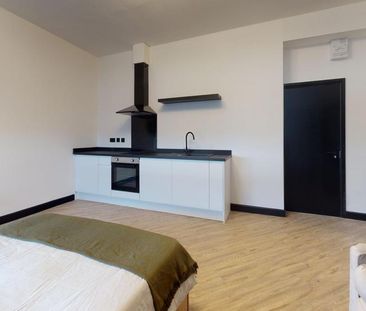 Studio to rent - Photo 1