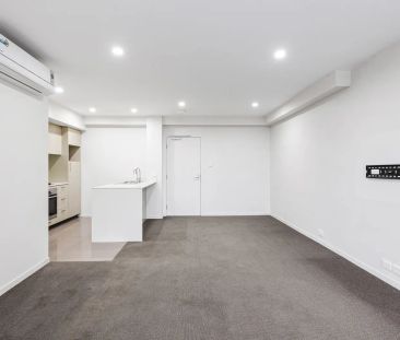Luxury Apartment Just 10 Minutes from CBD & Airport - Photo 4