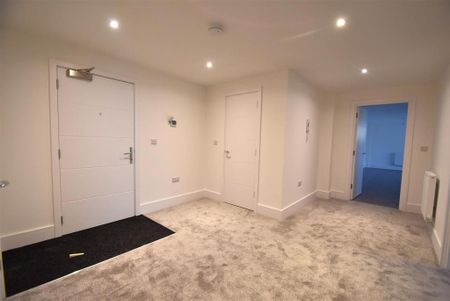 3 bedroom apartment to rent - Photo 2