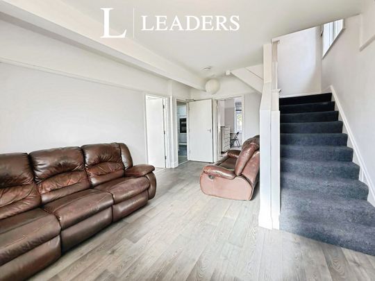 6 bedroom house to rent Namu Road, Bournemouth, BH9 - Photo 1