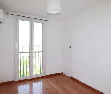 A louer appartement 3 pièces avec balcon, cave et stationnement facile dans la résidence Bois Lemaitre 13012 Marseille - Photo 5