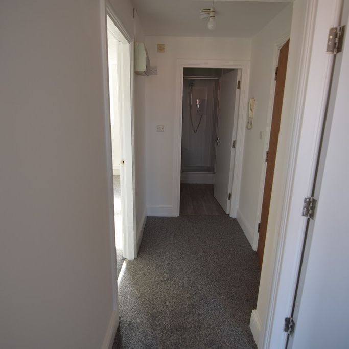 To Let 2 Bed Flat - Photo 1