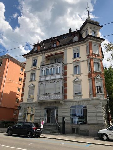 "Grosszügige Wohnung an zentraler Lage mit Balkon" - Photo 5