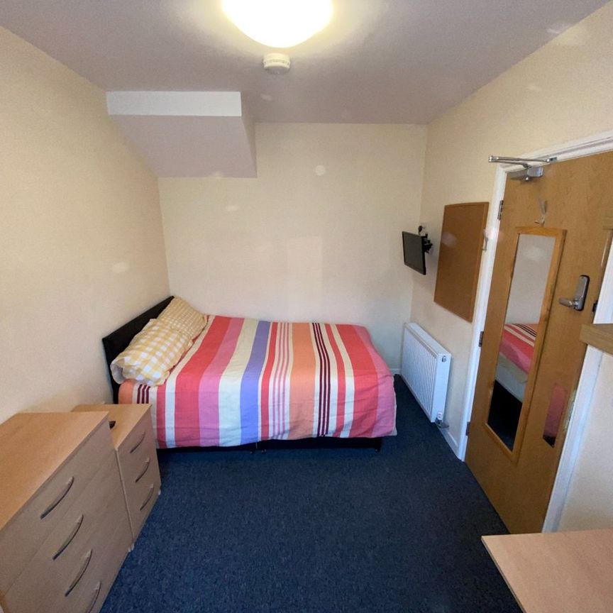 Room in a Shared House, Exeter Road, B29 - Photo 1