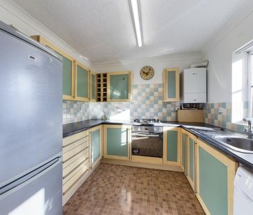 2 bedroom ground floor flat to rent - Photo 3