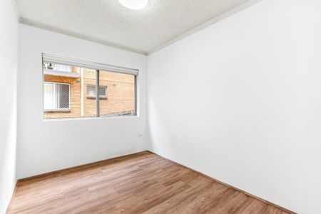 Modern 2 bedroom unit - Photo 2