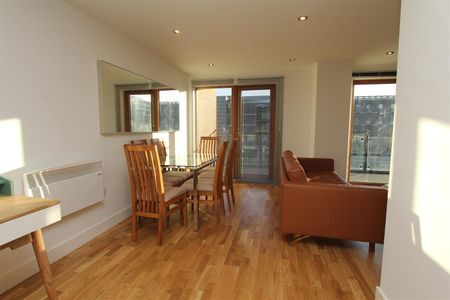 Mackenzie House, Leeds City Centre, LS10 1PU - Photo 2