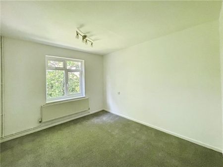 Ferney Road, Byfleet, West Byfleet, Surrey, KT14 7BB - Photo 3