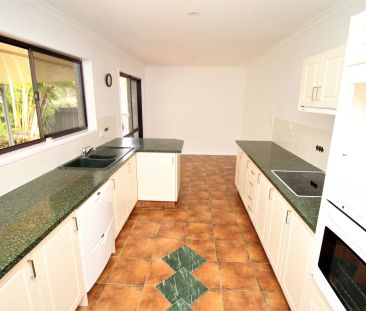 FULLY RENOVATED FAMILY HOME - Photo 1