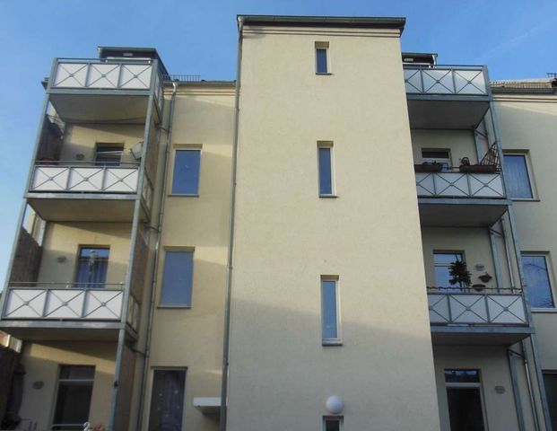 Modernes Laminat - EBK mgl.* - Balkon - WG-gerecht- im 2.OG - Foto 1