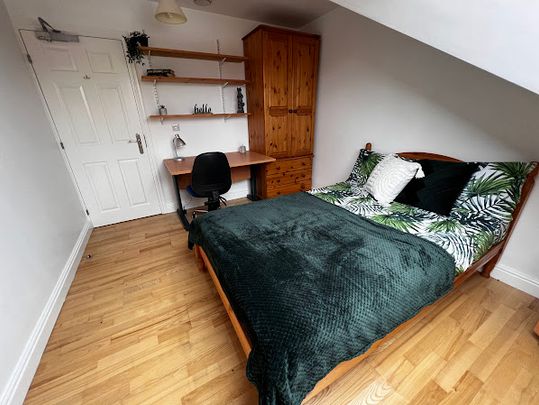 Room 10 Available, 12 Bedroom House, Willowbank Mews – Student Accommodation Coventry - Photo 1