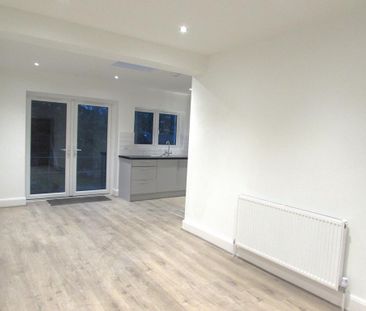 3 bedroom terraced house to rent - Photo 1