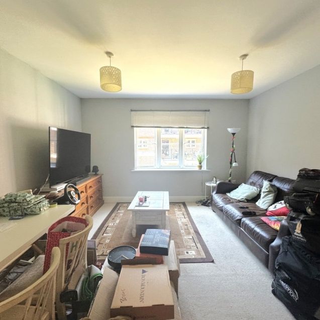 Farnburn Avenue, Slough, Berkshire,SL1 - Photo 1