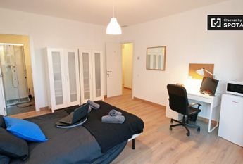 barcelona, Catalonia 08013