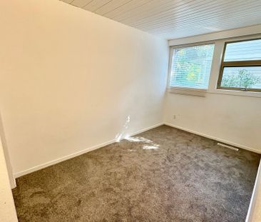 Serene Townhome – Convenient Location - Photo 6