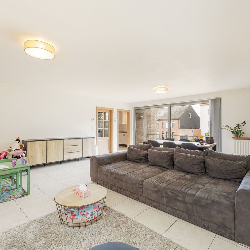 Appartement te huur in Koningshooikt voor € 850 met 2 slaapkamers - Photo 1