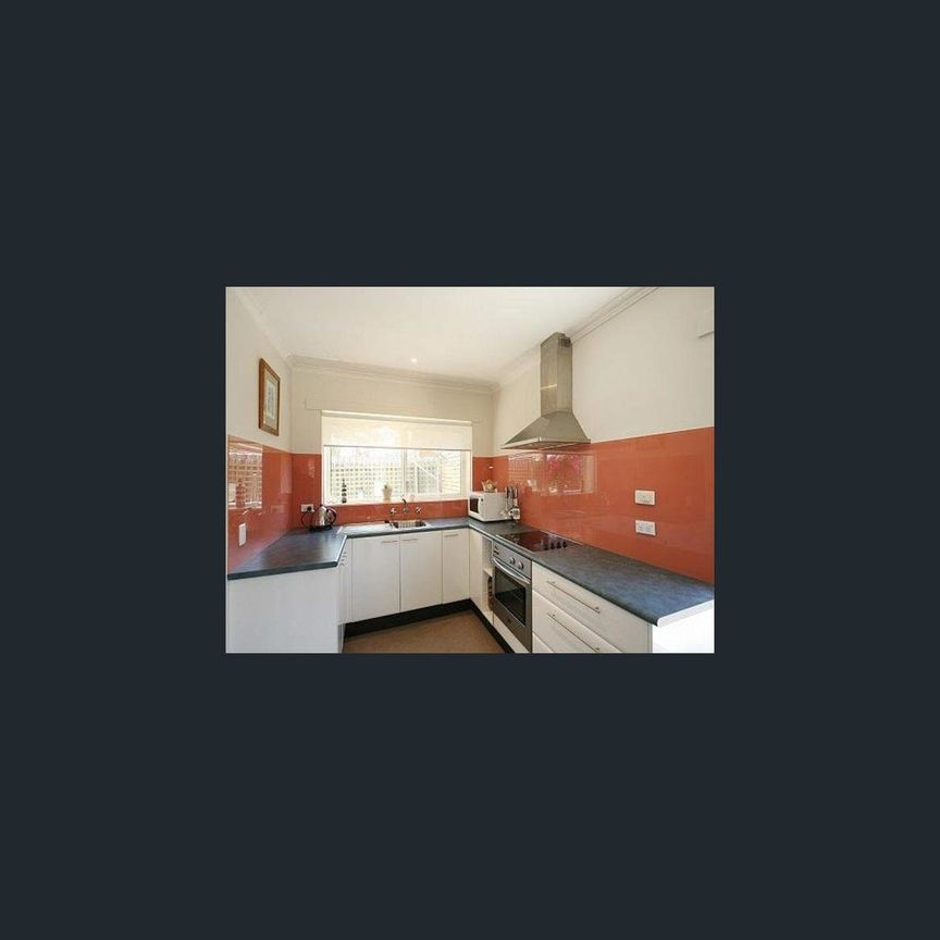 4/3 Guernsey Street, Hampton East, Vic 3188 - Photo 1