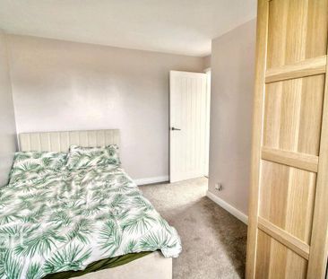 3 bedroom semi-detached house to rent - Photo 6