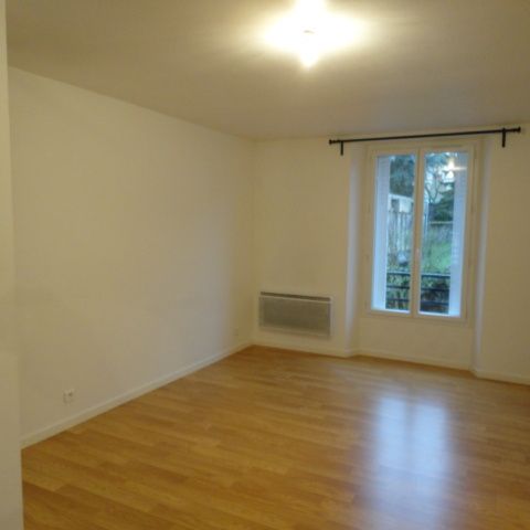 DEUX PIECES CENTRE VILLE BURES SUR YVETTE - Photo 1