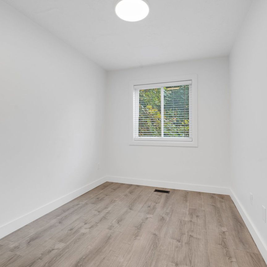 For Lease - 2495A Queen Street, Toronto, Ontario - Photo 1