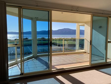 Paraparaumu Beach - 2 Bedrooms - Photo 2