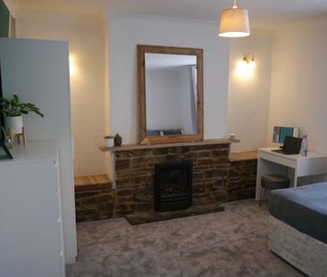 Large Newly refurbished modern Four bedroom shared house. Town Cent... - Photo 5