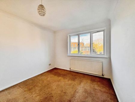 Bradleigh Avenue, Grays, RM17 - Photo 4