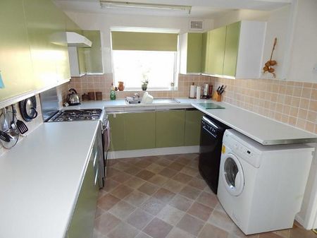 3 Bedroom Semi Detached To Let - Photo 5