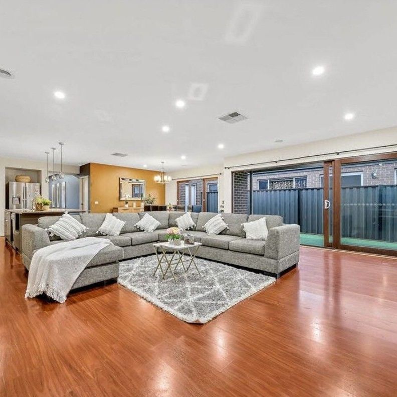 Stunning Family Home for Rent - Style, Space & Comfort in Truganina - Photo 1