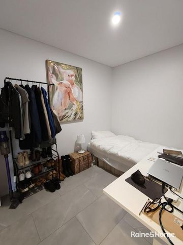 Modern Waterfront Apartment | Large Study or Optional Second Bedroom - Photo 5